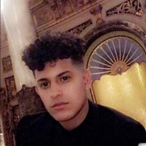 Meet your Posher, Mena